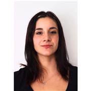 Hola! Soy estudiante de Comunicación del último curso. He dado clases a niños de primaria (lectoescritura, números) y a niños de secundaria de las materias de Sociales/Humanidades. También enseño alemán e inglés A2/B1 y lenguaje musical del grado elementa